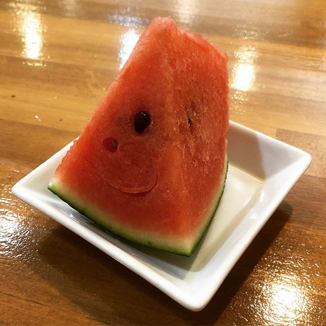ランチを食べたらデザートにスイカが付いてきた