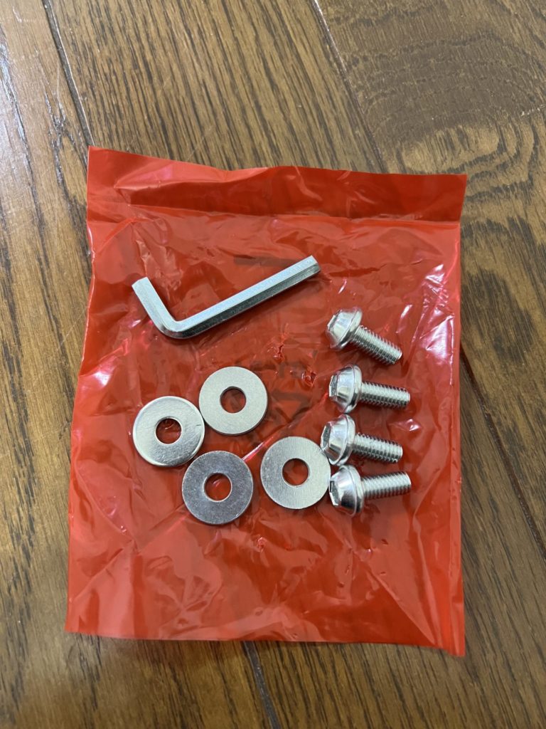 入っていたもの（部品、工具）